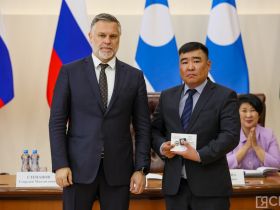 Государственные награды вручили медицинским работникам Якутии