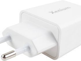 Зарядное устройство Xenium X332 2-в-1 с кабелем Белое