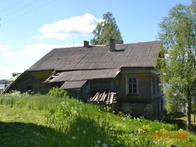 Корпус келейный (деревянный) у Святых ворот