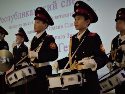 Республиканский слёт школ, носящих имена героев стартовал в Якутске