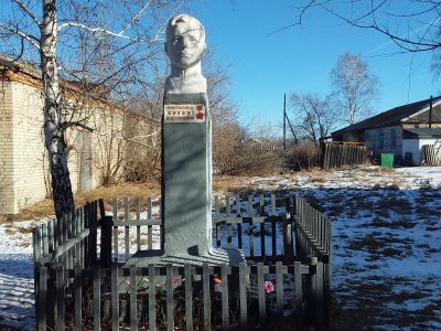 Памятник Герою Советского Союза А.И.Лукьяненко, участнику Великой Отечественной войны (1941-1945 гг.)