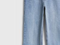 Прямые джинсы с брелоком, Голубой