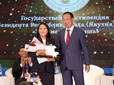 В Якутске вручили стипендию первого президента Михаила Николаева «Знанием победишь!»