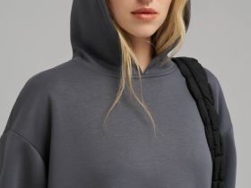 Свободная толстовка с капюшоном