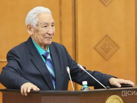 В Якутии отметили 80-летие Героя Труда России Михаила Готовцева