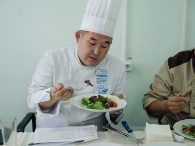 В Якутске состоялся конкурс мастерства среди поваров, официантов и барменов