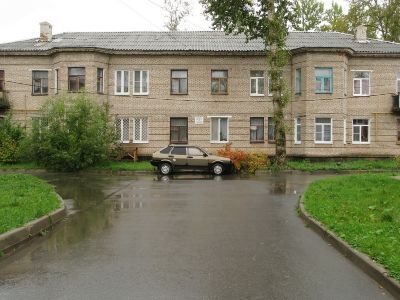 Дом, где в 1958-1969 гг. жил Герой Советского Союза Сапожников А.П.