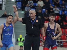 В Якутске стартовал международный турнир Романа Дмитриева по вольной борьбе