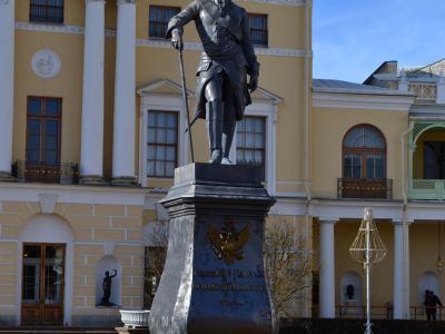 Памятник императору Павлу I