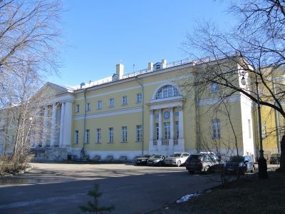 Главное здание