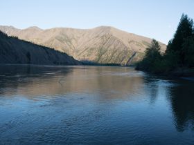Река Индигирка. Через Ущелье Восторга и Восхищения! Маршрут: п.Усть-Нера - с.Хонуу