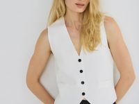 Жилет на пуговицах, Белый