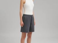 Свободные шорты с эластичным поясом