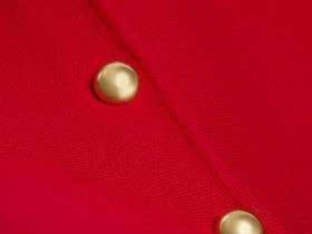 Кардиган с баской и золотыми пуговицами, Красный