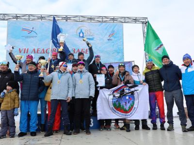 Олимпийские чемпионы наградили победителей лыжных гонок на Кубок Федерации профсоюзов