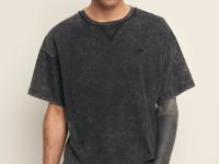 Футболка свободного силуэта с v-образным вырезом