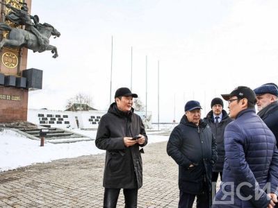 Дмитрий Садовников поручил усилить работу по откачке талых вод в Якутске