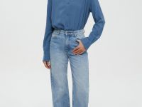 Блузка свободного силуэта из тенселя