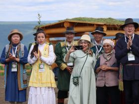 На Ысыахе Олонхо в Якутии определили финалистов конкурса среди запевал осуохая