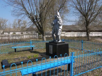 Братская могила с захоронением воинов, погибших в период Великой Отечественной войны 1941-1945 гг.