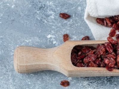 Вяленая клюква: польза и вред