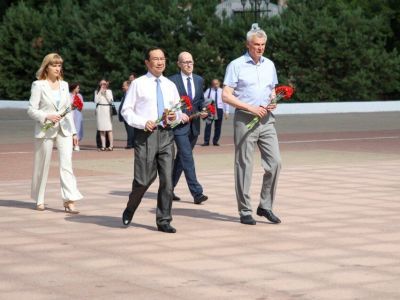 Глава Якутии сегодня работает в Хабаровске