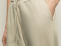 Спортивные брюки широкого кроя