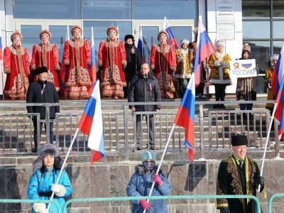 Крымская весна. В якутском городе Мирный состоялся митинг-концерт