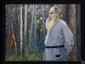 В Якутске открылась выставка «Эволюция образа Толстого: от Ге до Гинцбурга»