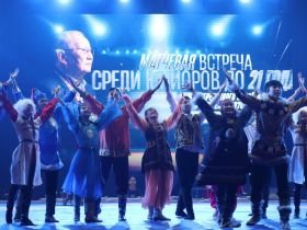 Якутские борцы стали победителями матчевой встречи к 75-летию Александра Иванова