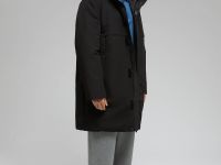 Утепленное пальто со съемным капюшоном