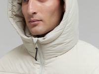 Утепленная куртка с капюшоном