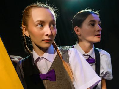 Меня удочерила Горилла (Первый театр)