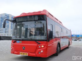 В Якутске на Комсомольской площади представили технику на газомоторном топливе