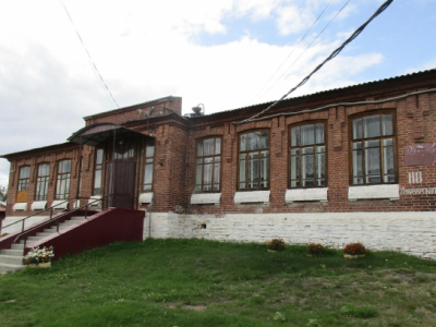 Здание земской четырехкомплектной школы