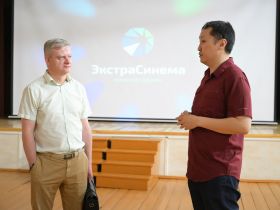 Представители киноотрасли Беларуси посетили кинозалы «Экстра Синема» в Намском районе