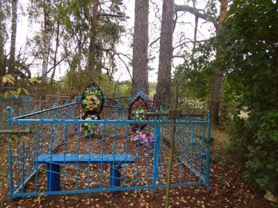 Братская могила партизан и мирных граждан, казненных гитлеровскими оккупантами в 1942 г.