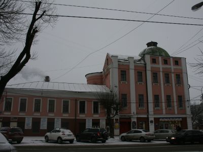Дом жилой с торговыми помещениями