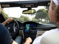 Автомобильный держатель uBear Go-Power с БЗУ MagSafe черный