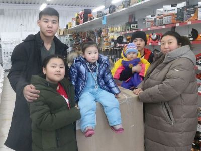 Пришли люди и помогли