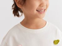 Белая футболка оверсайз с сердцами кроше для девочки Глория Джинс