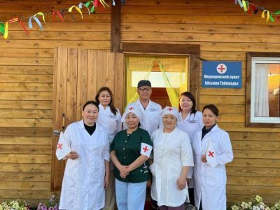 Около 300 обращений поступило медикам на Ысыахе Туймаады