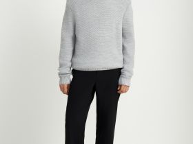 Джемпер с округлой горловиной прямого кроя