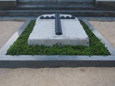 Мемориальное обозначение места смертельного ранения вице-адмирала В.А.Корнилова