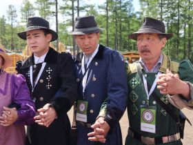 На Ысыахе Олонхо в Якутии определили финалистов конкурса среди запевал осуохая