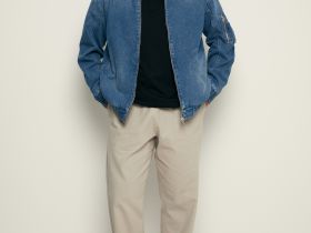 Джинсовая куртка на молнии