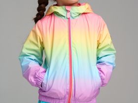 Куртка текстильная с полиуретановым покрытием для девочек (ветровка)