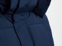 Утепленное пальто с воротником-стойкой