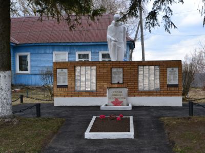 Братская могила 8 советских воинов, погибших в 1943 году в боях с немецко-фашистскими захватчиками