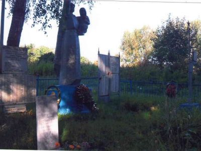 Братская могила 82 советских воинов, погибших в 1943 году в боях с немецко-фашистскими захватчиками